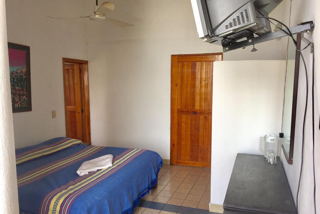 Hotel Mayflower Puerto Escondido  Kültér fotó